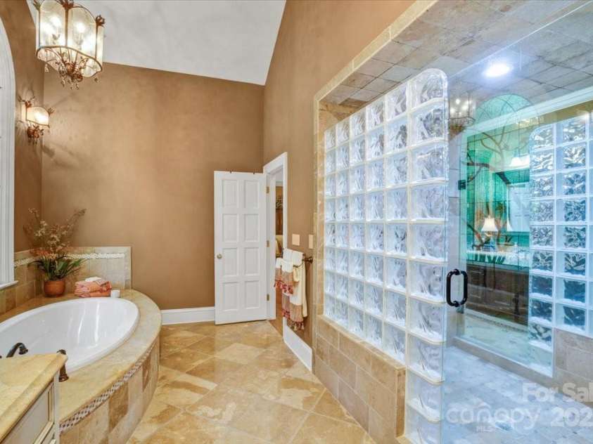 517 Kingsdown Court, Waxhaw, NC 28173.  MLS# CAR4266823, YatesRealty ID 19337. 