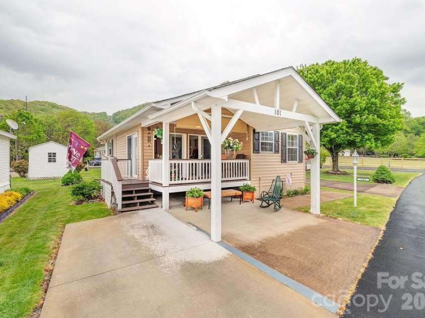 101 Strollers Lane, Waynesville, NC 28785.  MLS# CAR4373889, YatesRealty ID 19338. 