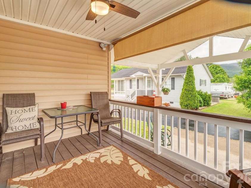 101 Strollers Lane, Waynesville, NC 28785.  MLS# CAR4373889, YatesRealty ID 19338. 