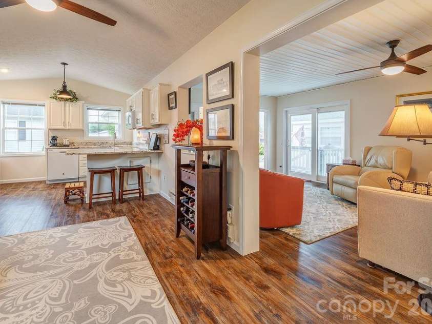 101 Strollers Lane, Waynesville, NC 28785.  MLS# CAR4373889, YatesRealty ID 19338. 