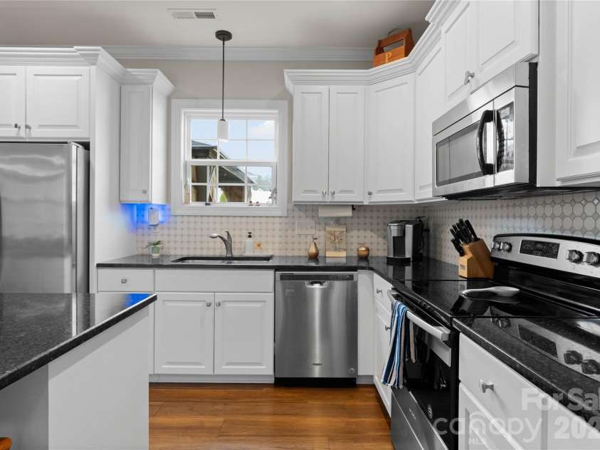 716 Robert Moses Drive, Gastonia, NC 28056.  MLS# CAR4360645, YatesRealty ID 19339. 