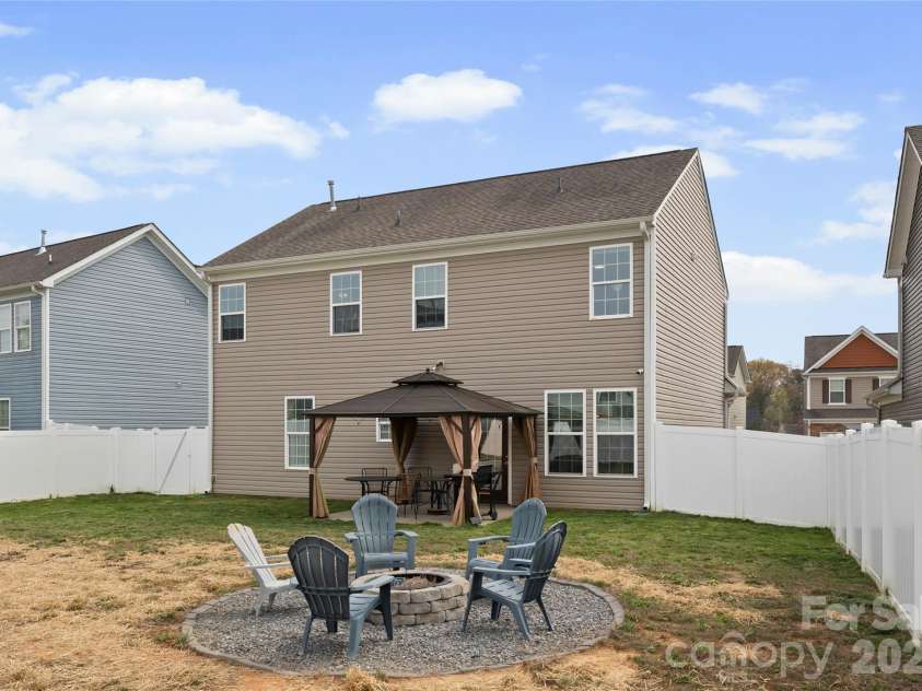 716 Robert Moses Drive, Gastonia, NC 28056.  MLS# CAR4360645, YatesRealty ID 19339. 
