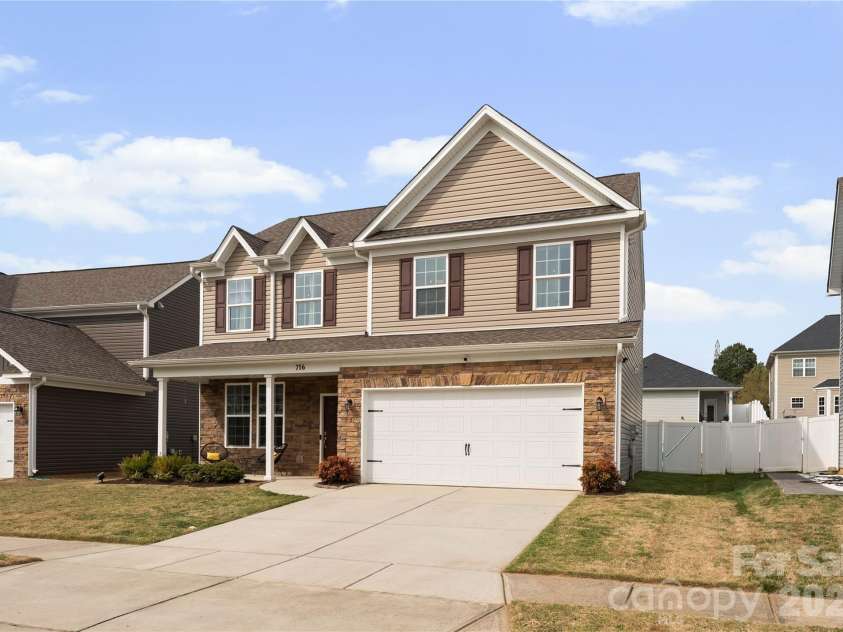716 Robert Moses Drive, Gastonia, NC 28056.  MLS# CAR4360645, YatesRealty ID 19339. 