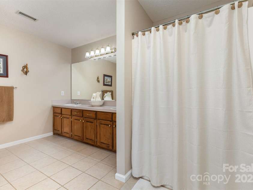 101 Citation Lane, Gastonia, NC 28056.  MLS# CAR4279144, YatesRealty ID 1934. 