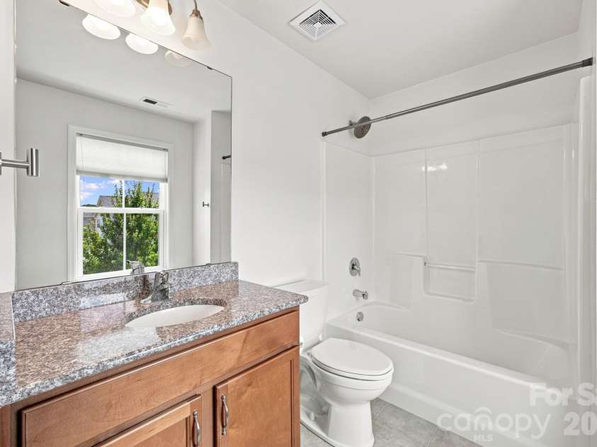 7223 Old Valley Way, Harrisburg, NC 28075.  MLS# CAR4378364, YatesRealty ID 19342. Bath connected to guest room 4