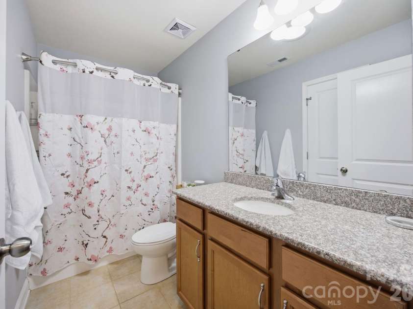 7223 Old Valley Way, Harrisburg, NC 28075.  MLS# CAR4378364, YatesRealty ID 19342. Jack & Jill guest bath