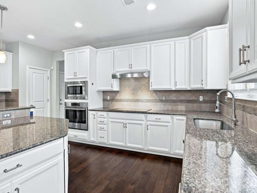 7223 Old Valley Way, Harrisburg, NC 28075.  MLS# CAR4378364, YatesRealty ID 19342. Kitchen