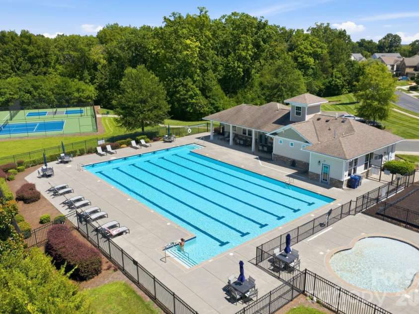 7223 Old Valley Way, Harrisburg, NC 28075.  MLS# CAR4378364, YatesRealty ID 19342. Large swimming pool and wading pool