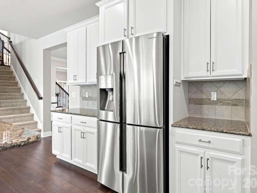 7223 Old Valley Way, Harrisburg, NC 28075.  MLS# CAR4378364, YatesRealty ID 19342. Refrigerator is staying