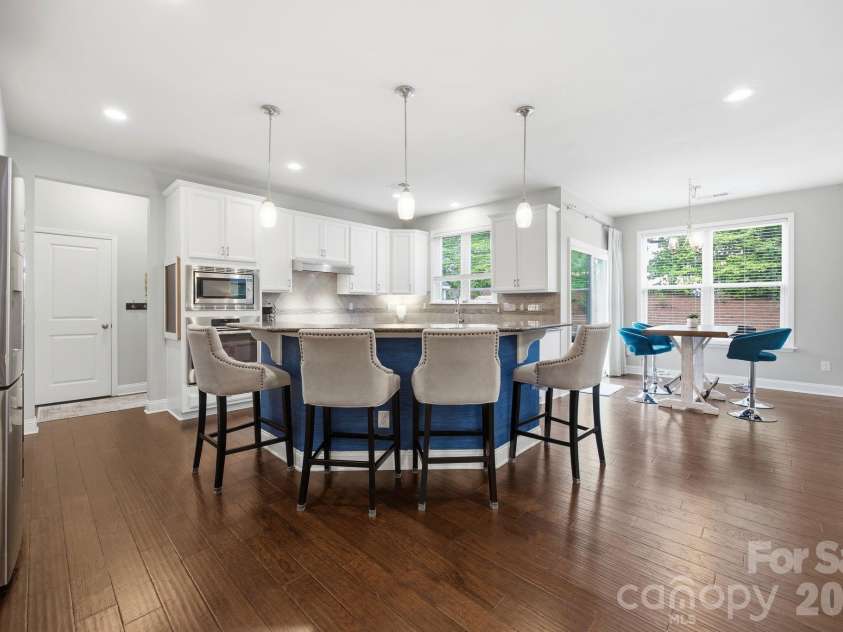7223 Old Valley Way, Harrisburg, NC 28075.  MLS# CAR4378364, YatesRealty ID 19342. Spacious Island