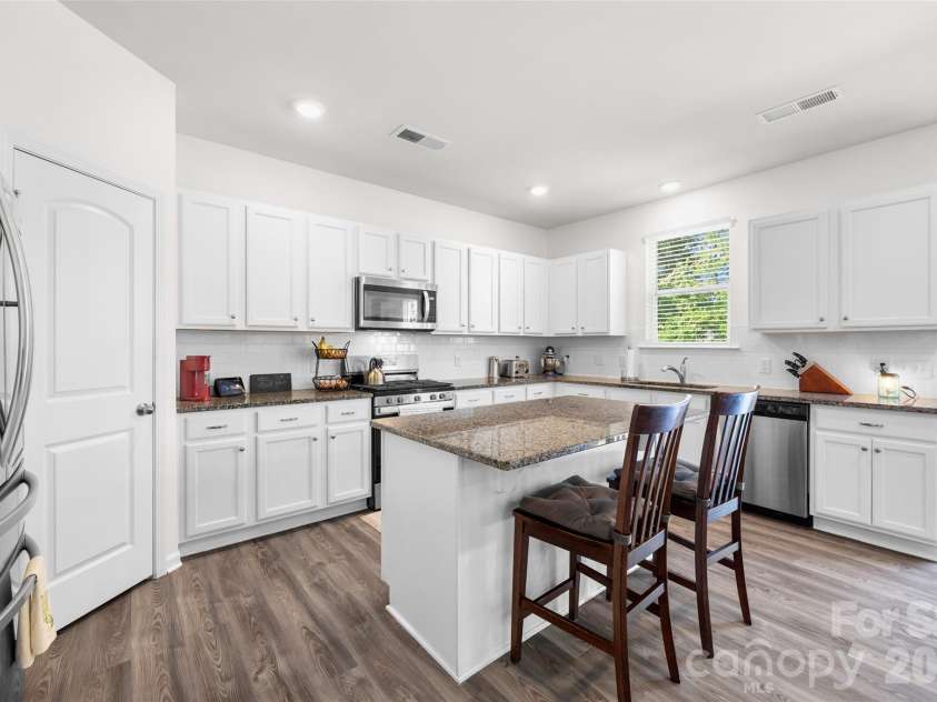 2233 Sussex Road, York, SC 29745.  MLS# CAR4378476, YatesRealty ID 19343. 