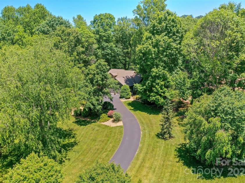 399 Stepping Stone Lane, Waynesville, NC 28786.  MLS# CAR4260647, YatesRealty ID 19343. 