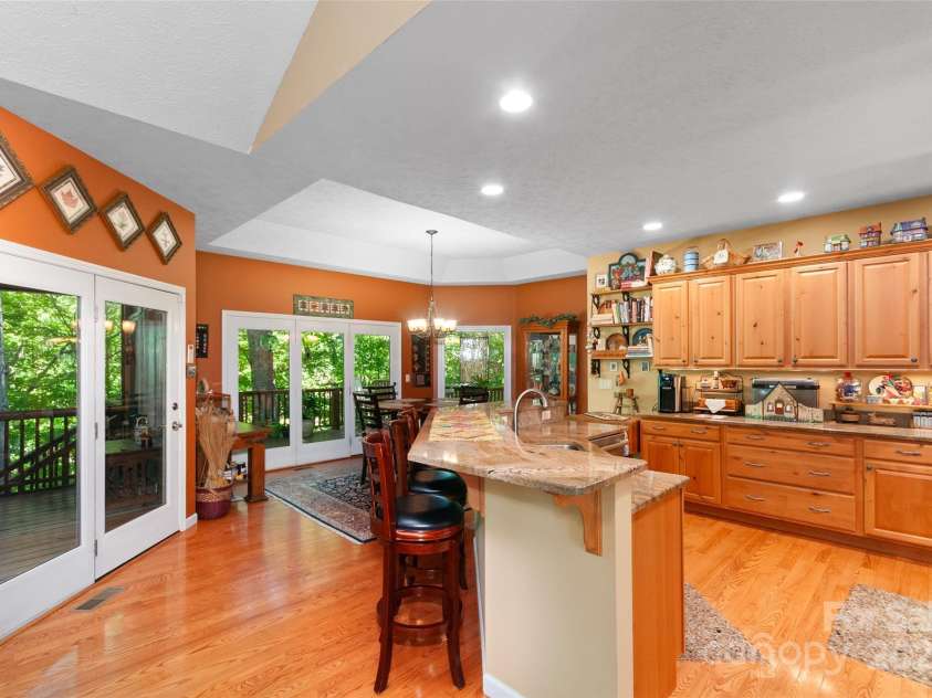 399 Stepping Stone Lane, Waynesville, NC 28786.  MLS# CAR4260647, YatesRealty ID 19343. 