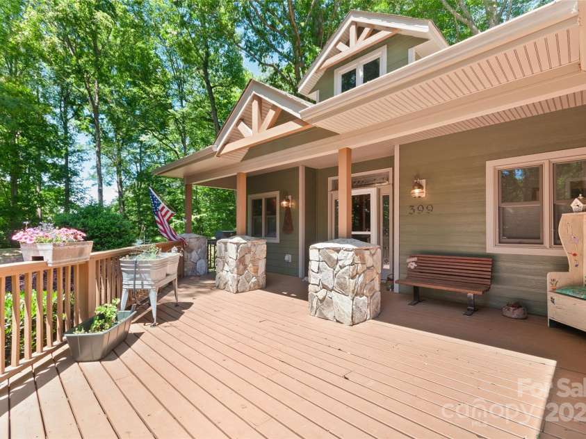 399 Stepping Stone Lane, Waynesville, NC 28786.  MLS# CAR4260647, YatesRealty ID 19343. 