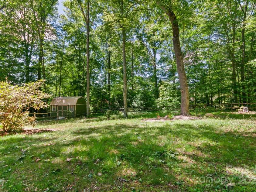 399 Stepping Stone Lane, Waynesville, NC 28786.  MLS# CAR4260647, YatesRealty ID 19343. 