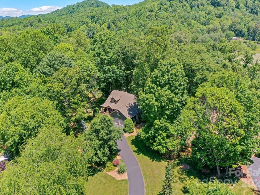 399 Stepping Stone Lane, Waynesville, NC 28786.  MLS# CAR4260647, YatesRealty ID 19343. 