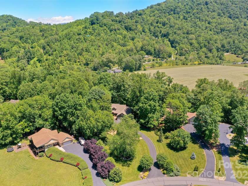 399 Stepping Stone Lane, Waynesville, NC 28786.  MLS# CAR4260647, YatesRealty ID 19343. 
