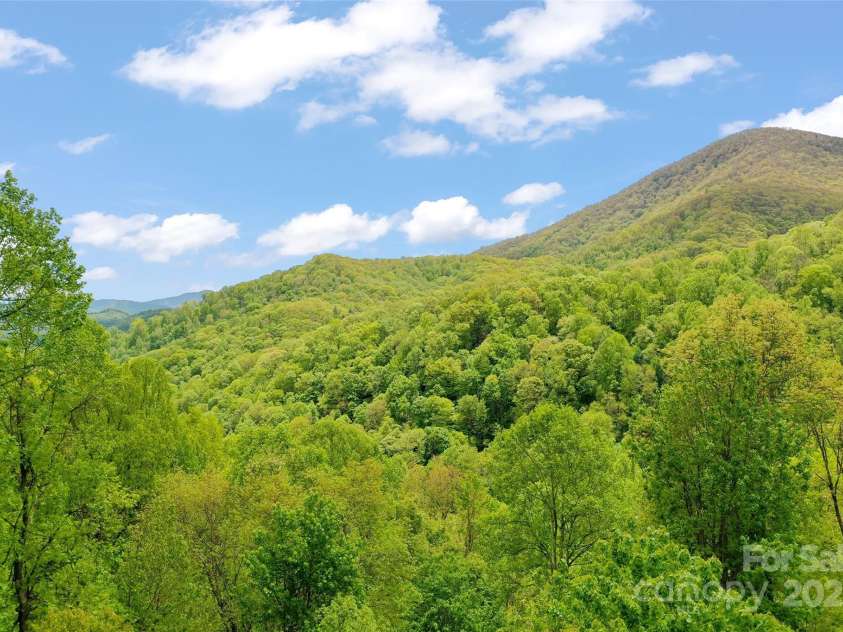 399 Stepping Stone Lane, Waynesville, NC 28786.  MLS# CAR4260647, YatesRealty ID 19343. 