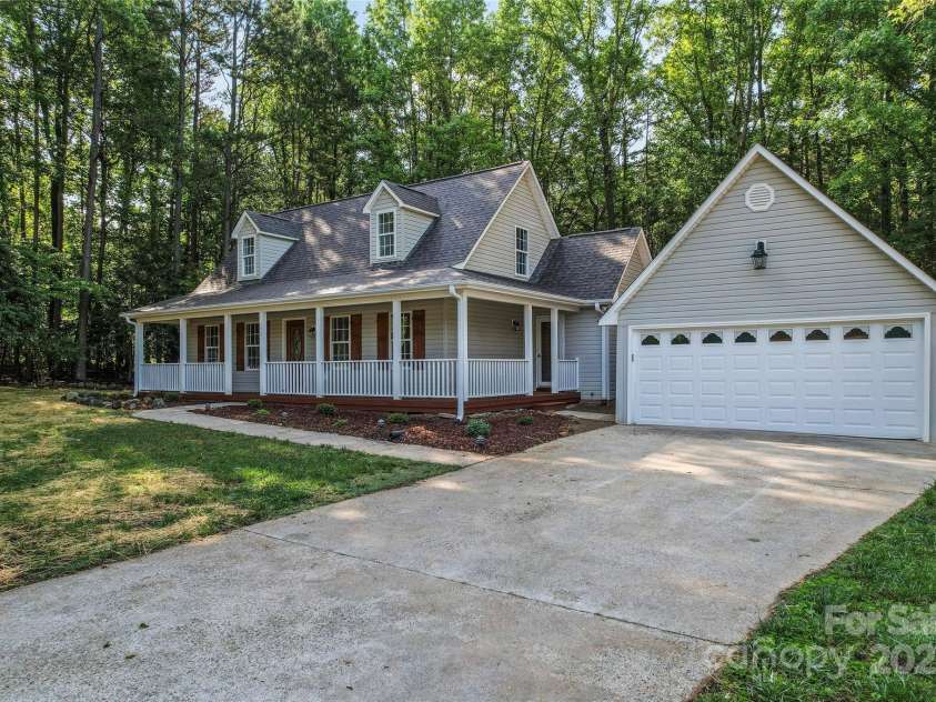 370 Shannon Drive, Lexington, NC 27292.  MLS# CAR4270875, YatesRealty ID 19344. 