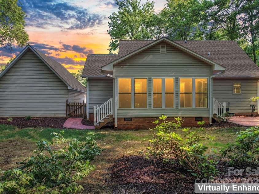 370 Shannon Drive, Lexington, NC 27292.  MLS# CAR4270875, YatesRealty ID 19344. 