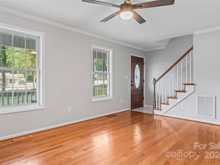 370 Shannon Drive, Lexington, NC 27292.  MLS# CAR4270875, YatesRealty ID 19344. 