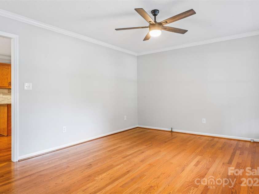 370 Shannon Drive, Lexington, NC 27292.  MLS# CAR4270875, YatesRealty ID 19344. 