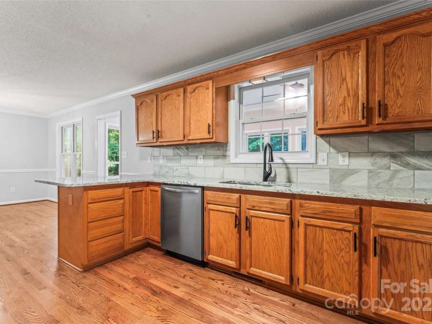 370 Shannon Drive, Lexington, NC 27292.  MLS# CAR4270875, YatesRealty ID 19344. 