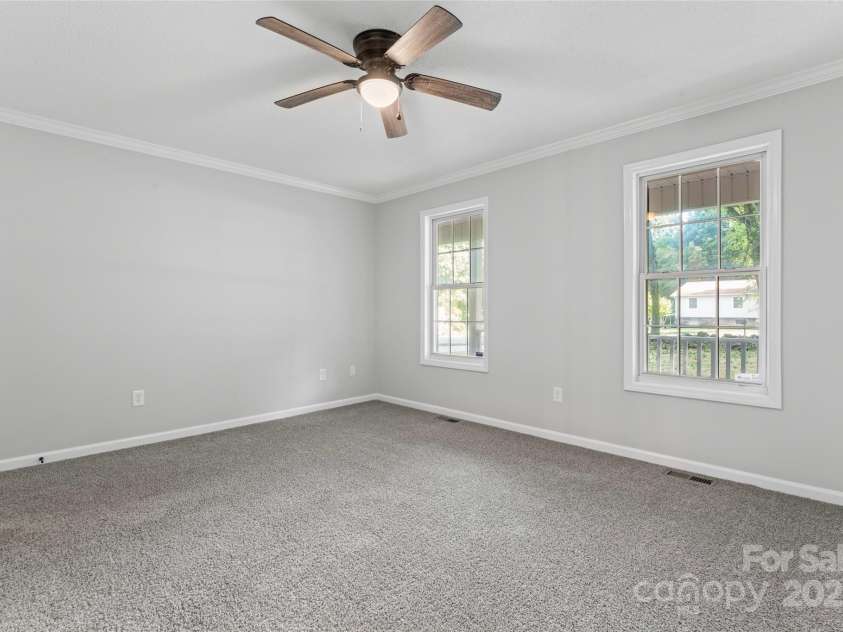 370 Shannon Drive, Lexington, NC 27292.  MLS# CAR4270875, YatesRealty ID 19344. 