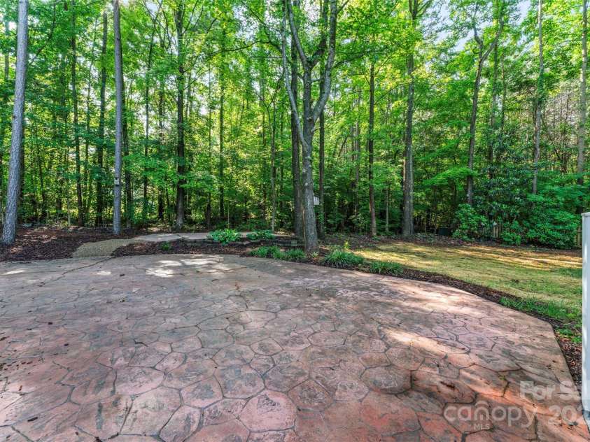 370 Shannon Drive, Lexington, NC 27292.  MLS# CAR4270875, YatesRealty ID 19344. 