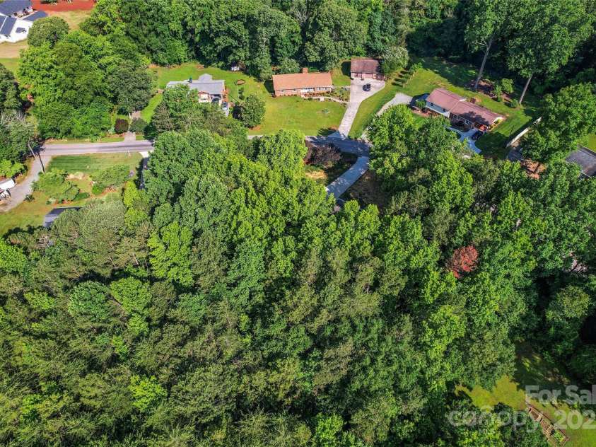 370 Shannon Drive, Lexington, NC 27292.  MLS# CAR4270875, YatesRealty ID 19344. 