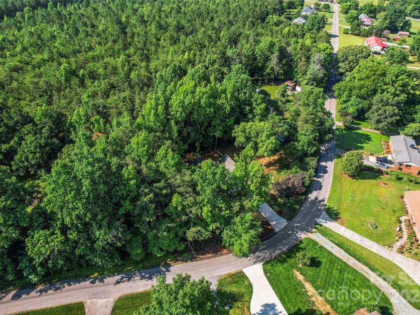 370 Shannon Drive, Lexington, NC 27292.  MLS# CAR4270875, YatesRealty ID 19344. 