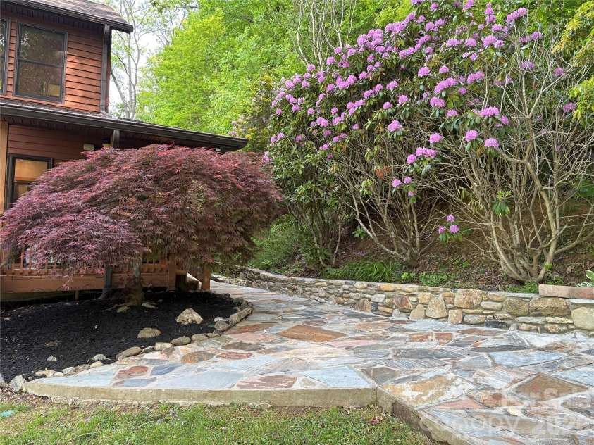52 Mountain Park Drive, Mars Hill, NC 28754.  MLS# CAR4378084, YatesRealty ID 19344. 