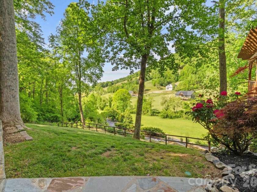 52 Mountain Park Drive, Mars Hill, NC 28754.  MLS# CAR4378084, YatesRealty ID 19344. 