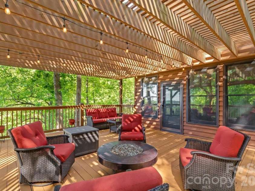 52 Mountain Park Drive, Mars Hill, NC 28754.  MLS# CAR4378084, YatesRealty ID 19344. 