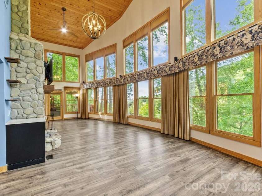 52 Mountain Park Drive, Mars Hill, NC 28754.  MLS# CAR4378084, YatesRealty ID 19344. 
