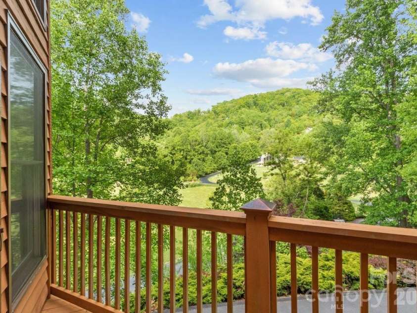 52 Mountain Park Drive, Mars Hill, NC 28754.  MLS# CAR4378084, YatesRealty ID 19344. 