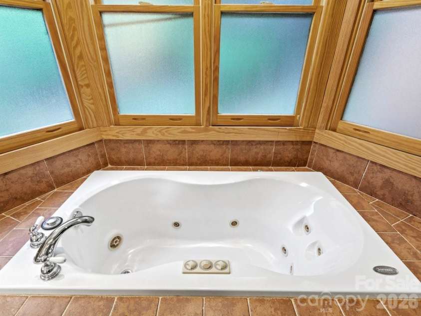 52 Mountain Park Drive, Mars Hill, NC 28754.  MLS# CAR4378084, YatesRealty ID 19344. 