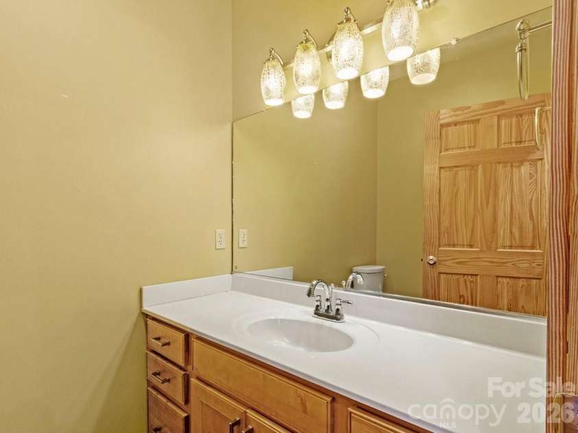52 Mountain Park Drive, Mars Hill, NC 28754.  MLS# CAR4378084, YatesRealty ID 19344. Main level 1/2 bath