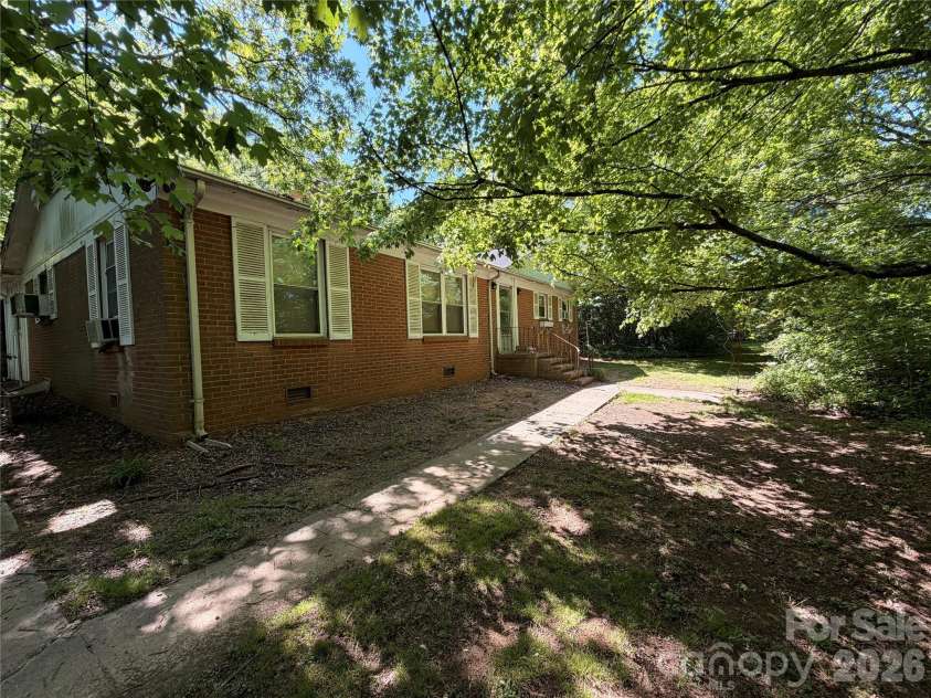 7000 Ridge Lane Road, Charlotte, NC 28262.  MLS# CAR4378006, YatesRealty ID 19346. 