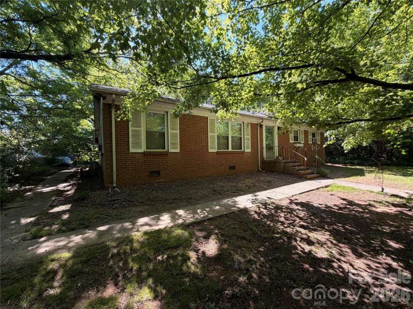 7000 Ridge Lane Road, Charlotte, NC 28262.  MLS# CAR4378006, YatesRealty ID 19346. 