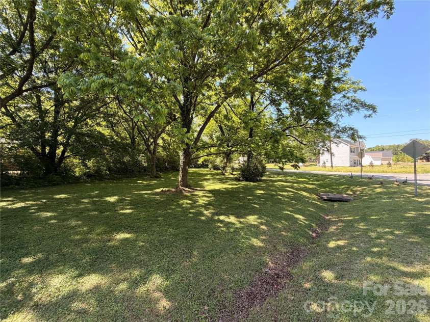 7000 Ridge Lane Road, Charlotte, NC 28262.  MLS# CAR4378006, YatesRealty ID 19346. 