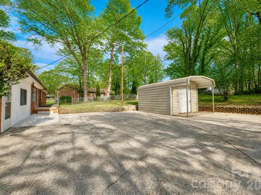 1254 Huckleberry Drive, Lincolnton, NC 28092.  MLS# CAR4377387, YatesRealty ID 19347. 