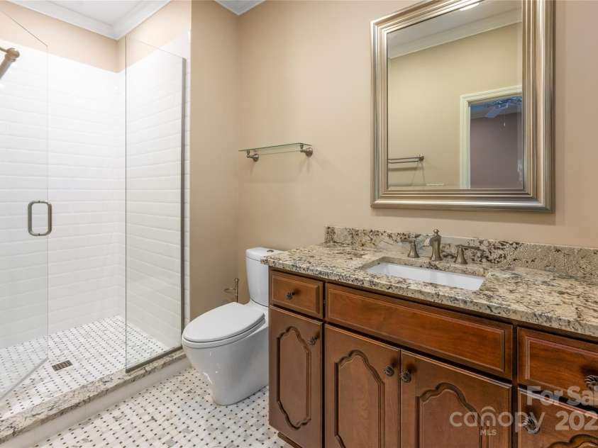400 Charlotte Street, Asheville, NC 28801.  MLS# CAR4253312, YatesRealty ID 19347. 