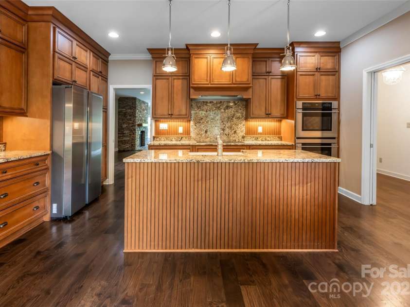 400 Charlotte Street, Asheville, NC 28801.  MLS# CAR4253312, YatesRealty ID 19347. 
