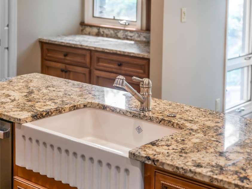 400 Charlotte Street, Asheville, NC 28801.  MLS# CAR4253312, YatesRealty ID 19347. 