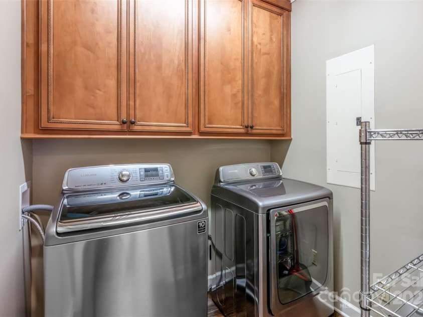 400 Charlotte Street, Asheville, NC 28801.  MLS# CAR4253312, YatesRealty ID 19347. 