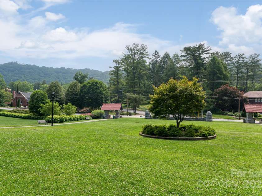 400 Charlotte Street, Asheville, NC 28801.  MLS# CAR4253312, YatesRealty ID 19347. EW Grove Park
