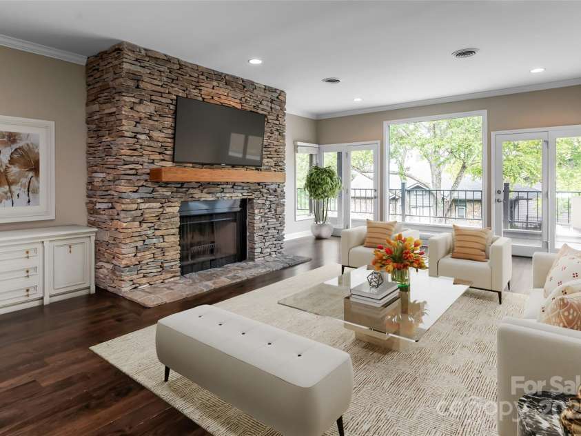 400 Charlotte Street, Asheville, NC 28801.  MLS# CAR4253312, YatesRealty ID 19347. Virtually staged