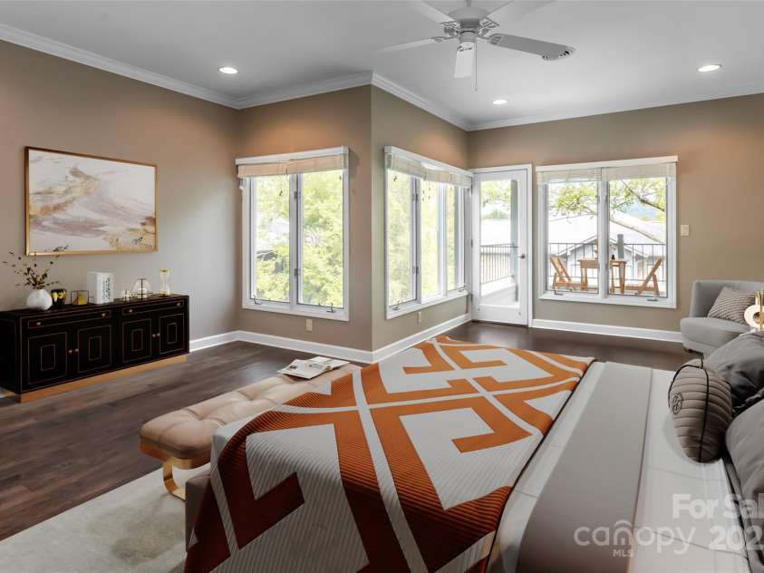 400 Charlotte Street, Asheville, NC 28801.  MLS# CAR4253312, YatesRealty ID 19347. Virtually staged