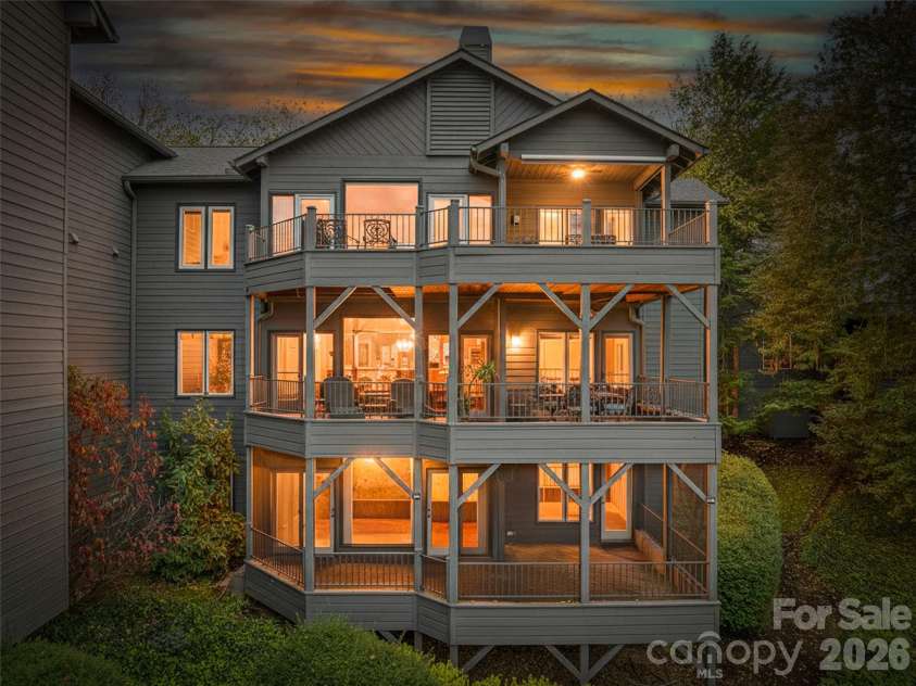 400 Charlotte Street, Asheville, NC 28801.  MLS# CAR4341842, YatesRealty ID 19347. 